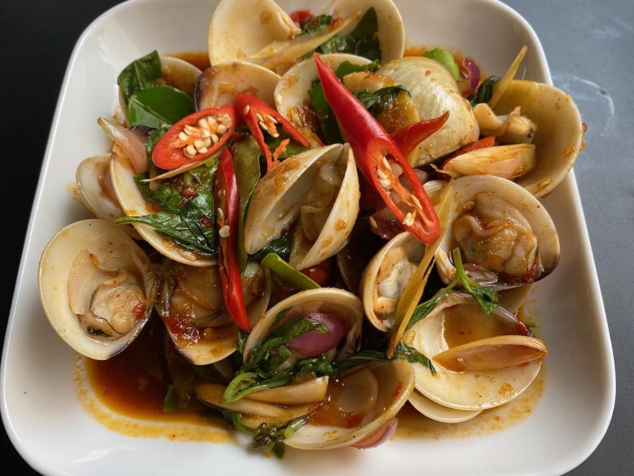 Sugar And Spice Inn Bãi biển Kata Ngoại thất bức ảnh